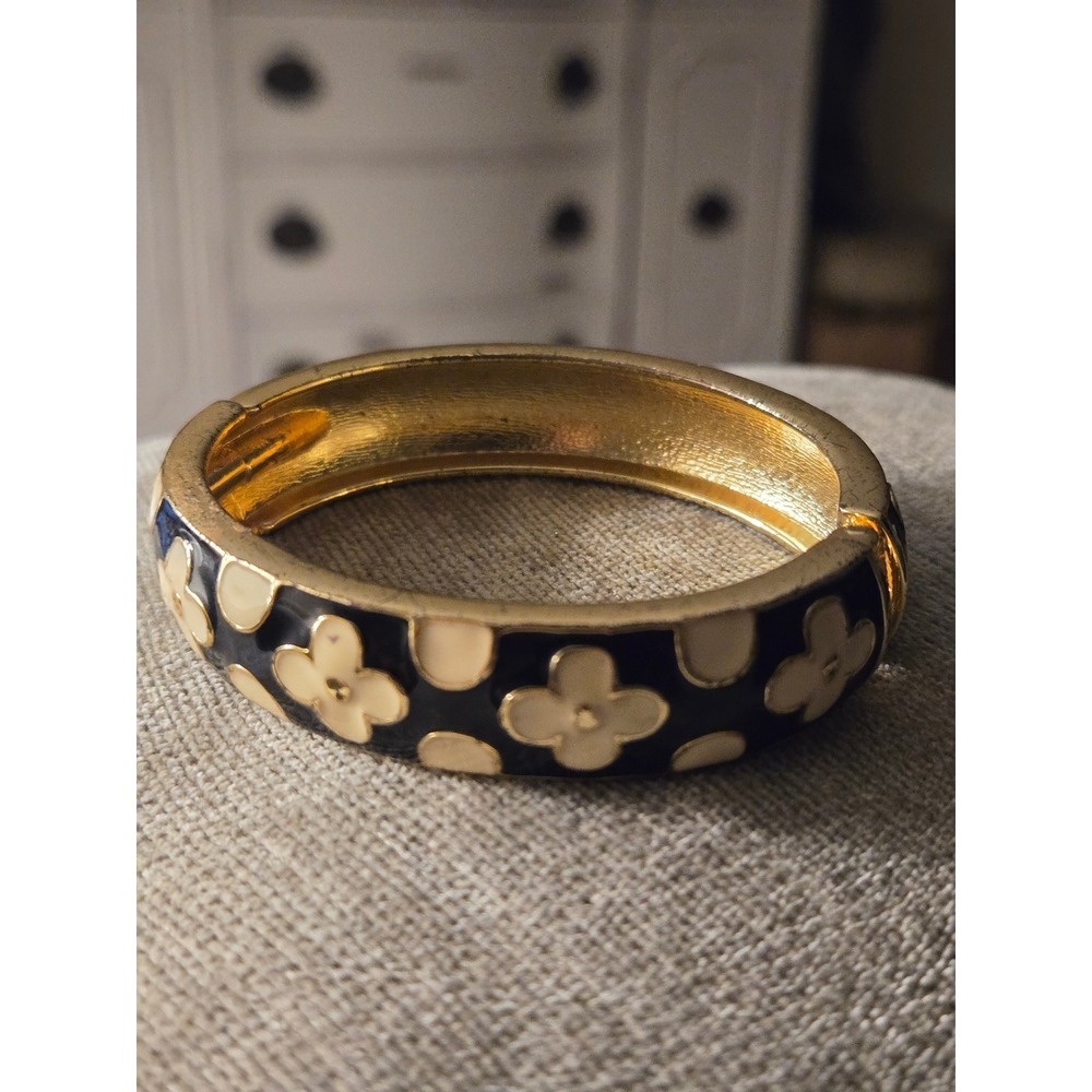 Enamel Black Cream Floral Clamper Bangle Bracelet Vintage